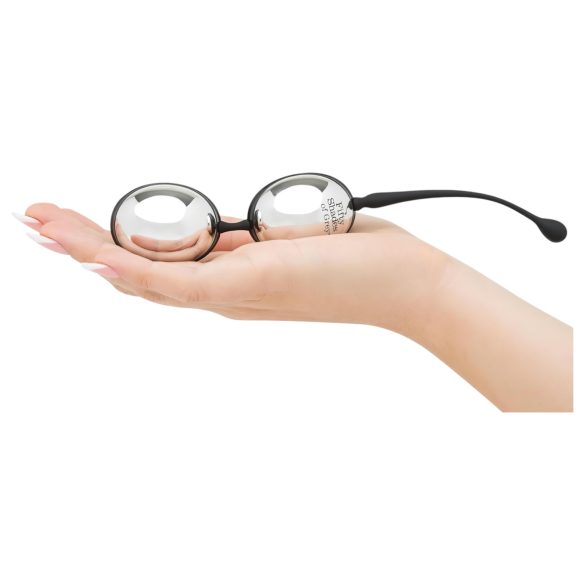 Den grå sjatteringens indre gudinne - geishakule (sølv)