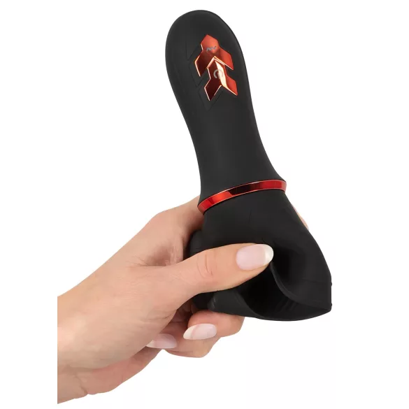 Rebel - oppladbar, dobbeltmotorisk penishodestimulator (svart)