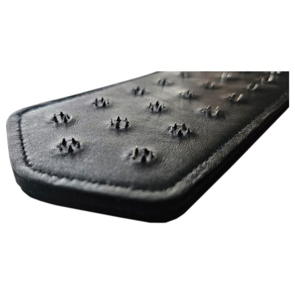 Rouge - ekte lær, naglet paddel (svart)