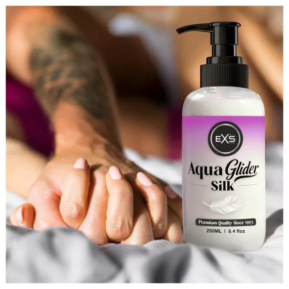 EXS AquaGlider Silk - silkemyk vannbasert glidemiddel i pumpeflaske (250 ml)