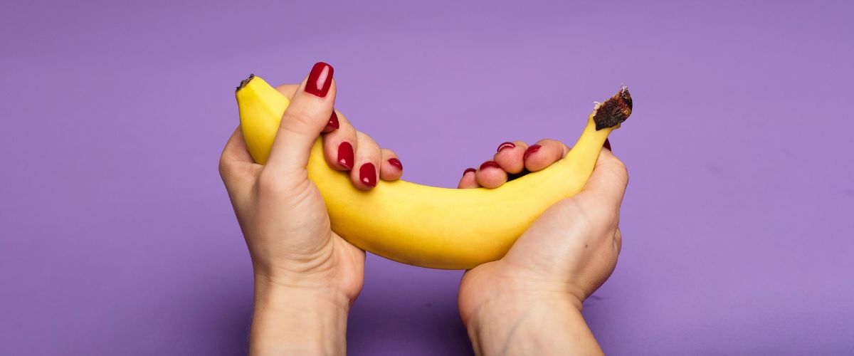 Why choose realistic dildos? - Desirel.com